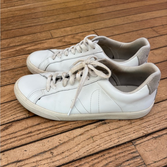 Veja Shoes - VEJA Women's Esplar Lace Up Low Top Sneakers - White Leather - Size 9